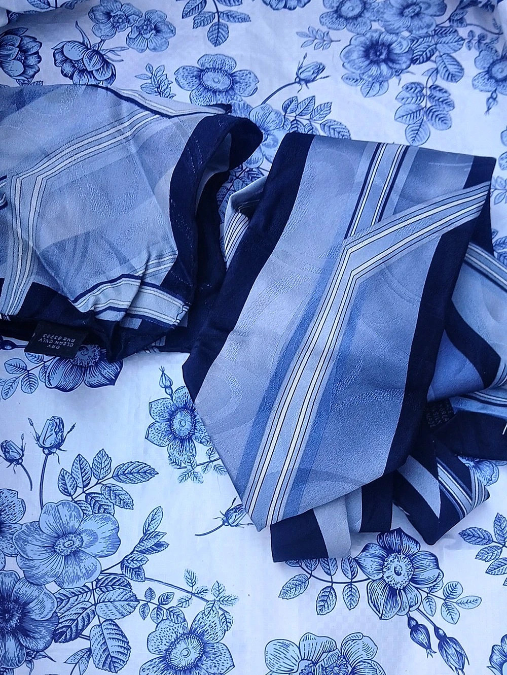 Stacy Adams Geometric Silk Tie Set in Blue
